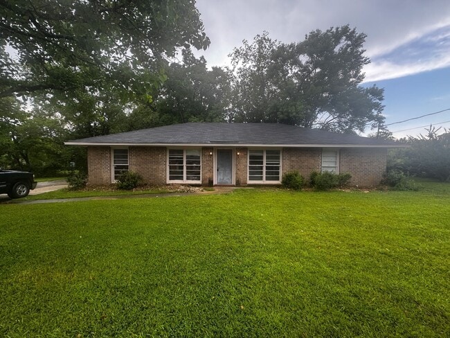 property at 406 Garden Homes Cir