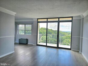 2059 Huntington Ave in Alexandria, VA - Building Photo - Building Photo