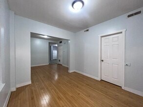 1119 W 72nd St in Chicago, IL - Building Photo - Building Photo