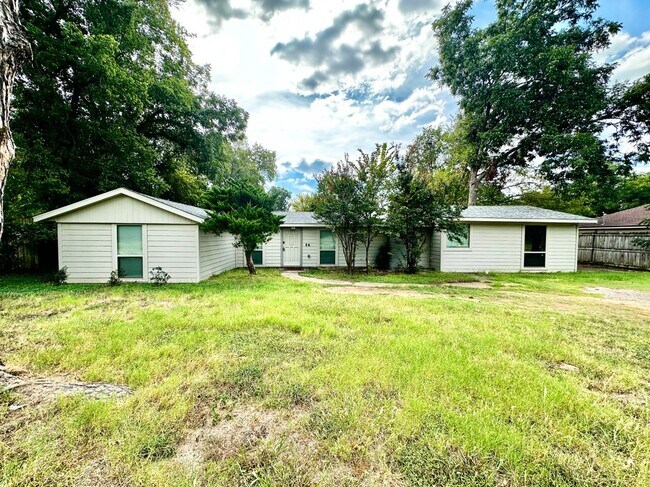 1716 W Mayfield Rd in Arlington, TX - Building Photo - Building Photo