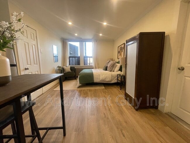 property at 44 Victoria Ave S