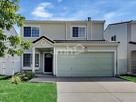 18660 E 40th Pl in Denver, CO - Building Photo
