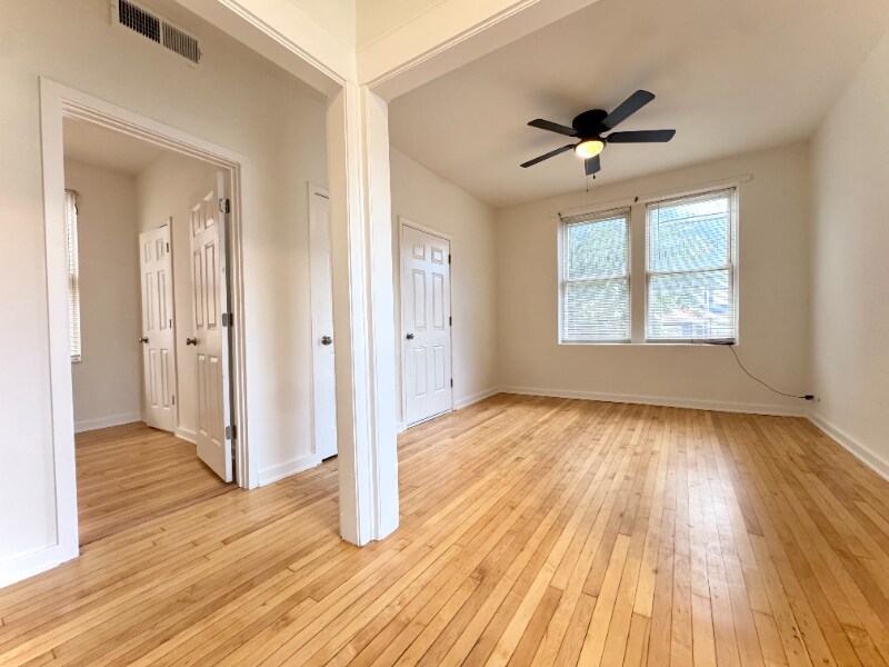 2908 N Springfield Ave in Chicago, IL - Building Photo