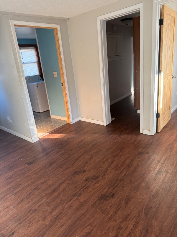 327 W Shaw St in Charlotte, MI - Foto de edificio - Building Photo