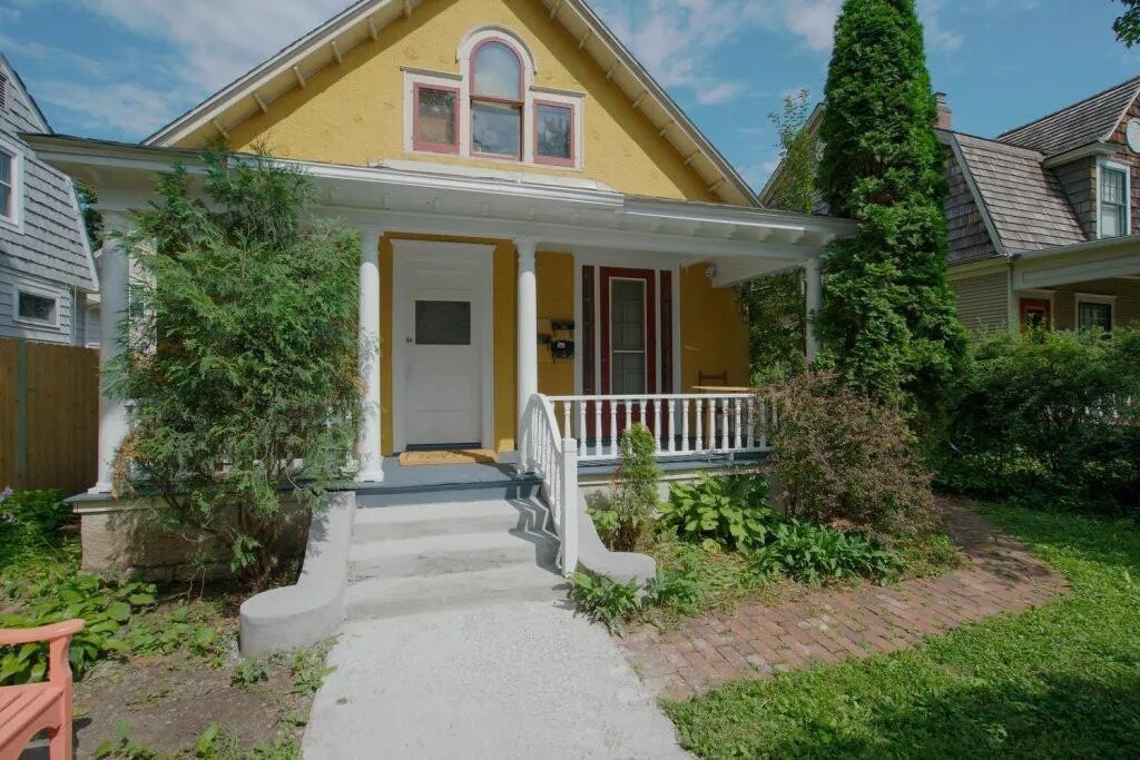 3205 Grand Ave S in Minneapolis, MN - Building Photo