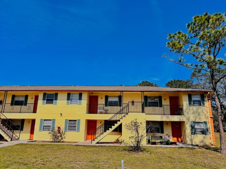 2192 Knox McRae Dr in Titusville, FL - Building Photo