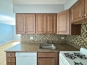 5820 N Sheridan Rd in Chicago, IL - Building Photo - Building Photo