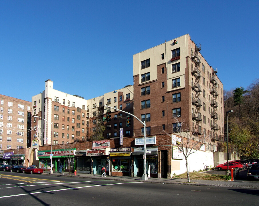 262-284 S Broadway in Yonkers, NY - Foto de edificio