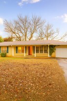10002 Lily Flagg Cir SE in Huntsville, AL - Building Photo