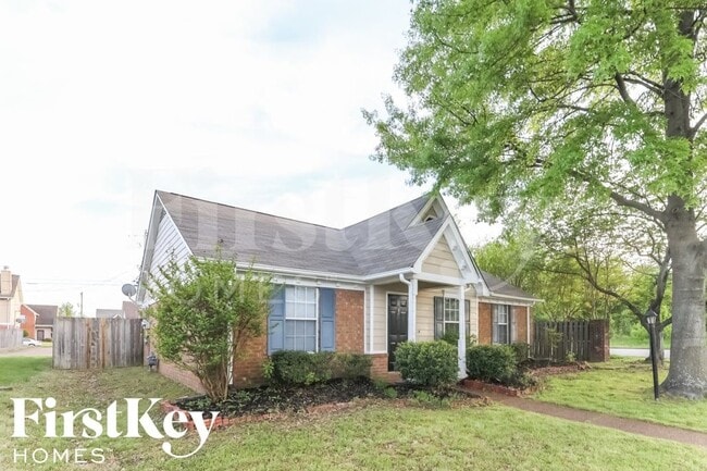 8491 Highland Glen Cir N in Memphis, TN - Foto de edificio - Building Photo