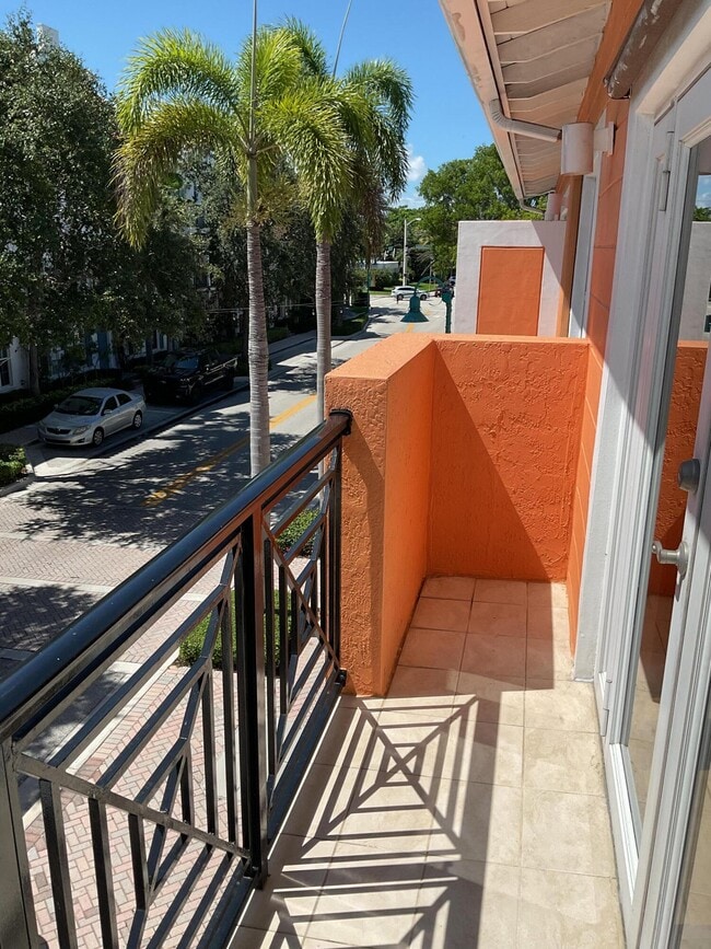 325 NE 2nd Ave in Delray Beach, FL - Building Photo - Building Photo