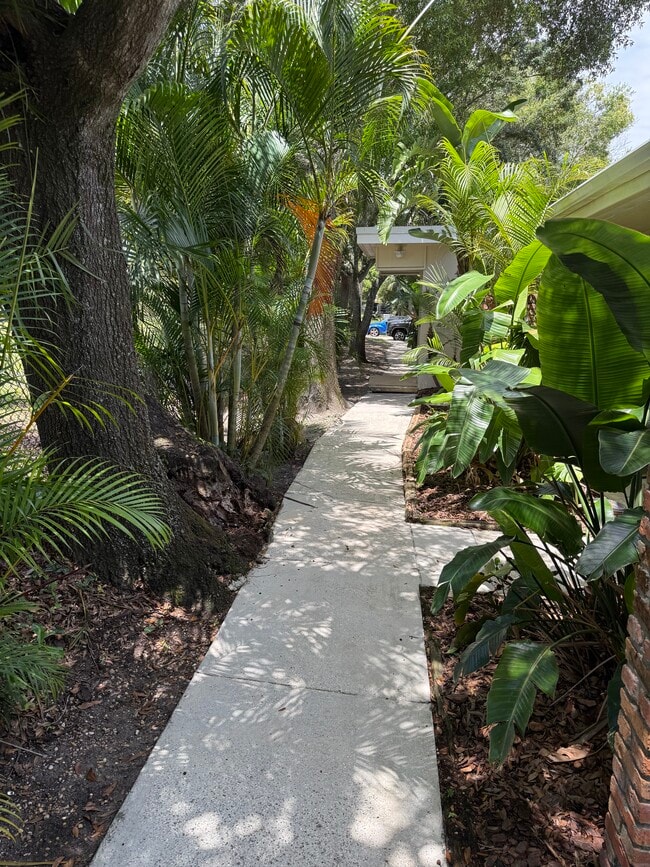 421 S Hyer Ave, Unit D in Orlando, FL - Building Photo - Building Photo