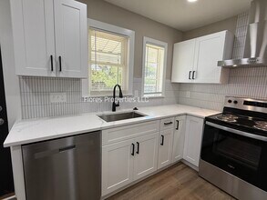1053 Oakland Park Ave in Columbus, OH - Building Photo - Building Photo