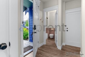 7423 132nd Ave NE in Kirkland, WA - Building Photo - Building Photo
