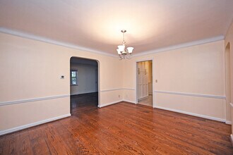 5762 Doerger Ln, Unit 1 in Cincinnati, OH - Building Photo - Building Photo