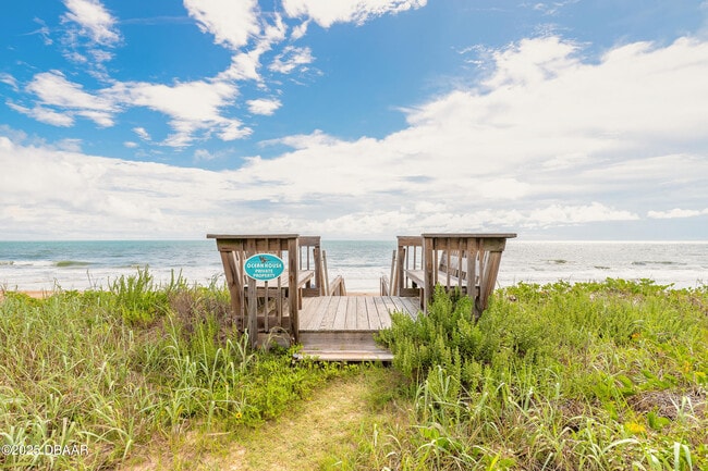 2222 Ocean Shore Blvd in Ormond Beach, FL - Building Photo - Building Photo