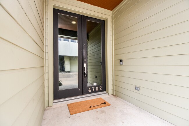 property at 4702 Austin St