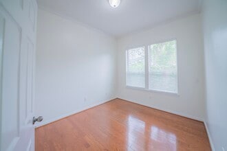 1415 Sue Barnett Dr in Houston, TX - Foto de edificio - Building Photo