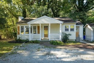 1319 US-70 in Hillsborough, NC - Building Photo