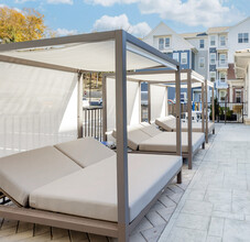 View 22 in Clinton, NJ - Foto de edificio - Building Photo