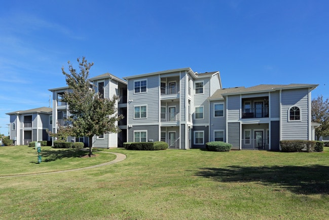 Stoneleigh Centerton Apartments in Centerton, AR - Building Photo - Building Photo