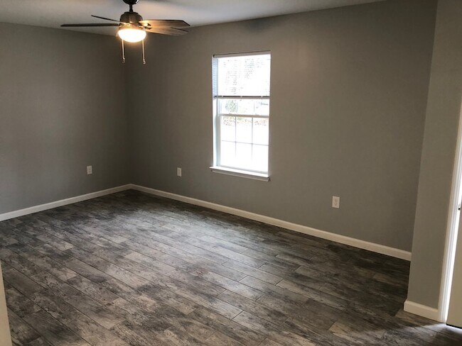 107 Magnolia Ave, Unit 103 in Jasper, TN - Building Photo - Building Photo