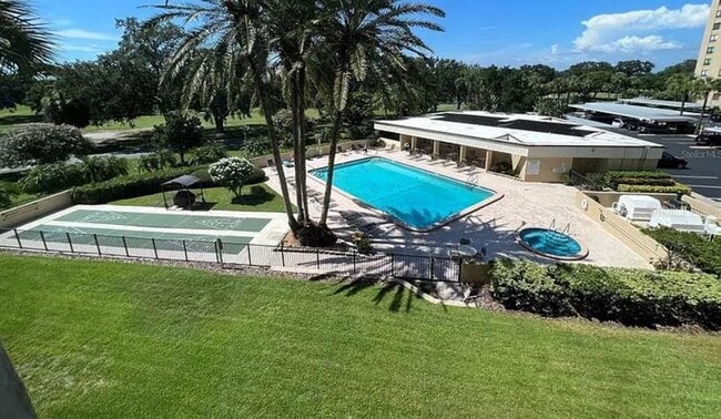 2621 Cove Cay Dr in Clearwater, FL - Building Photo - Building Photo