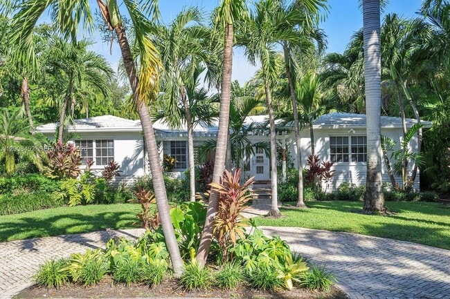1099 NE 97th St in Miami Shores, FL - Building Photo - Building Photo