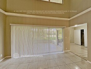 7701 Stone Harbour Dr in Greenacres, FL - Building Photo - Building Photo