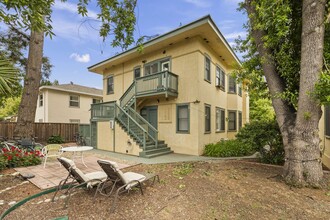 818 Cowper St in Palo Alto, CA - Foto de edificio - Building Photo