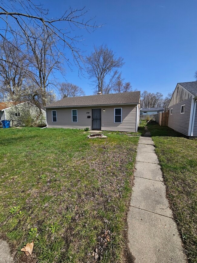 property at 2708 Central Dr