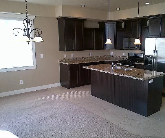 713 Mystic Creek Way in South Jordan, UT - Building Photo - Building Photo