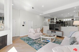 13072 Maxella Ave in Marina Del Rey, CA - Building Photo - Building Photo