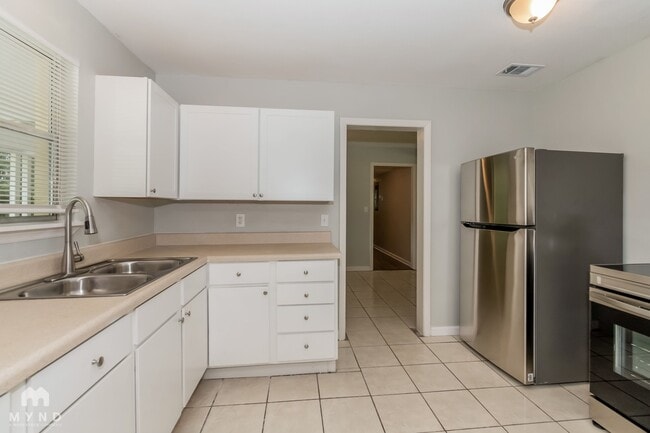1033 Busac Ave in Jacksonville, FL - Building Photo - Building Photo