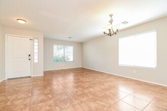 38306 N Amy Ln in San Tan Valley, AZ - Foto de edificio - Building Photo