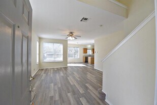 10508 Hainsworth Park Dr in Austin, TX - Building Photo