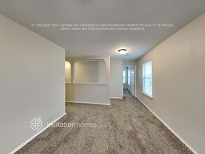 9010 Clearwood Pth in Universal City, TX - Foto de edificio - Building Photo