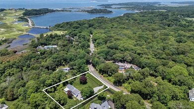 101 Sebonac Inlet Rd in Southampton, NY - Building Photo - Building Photo