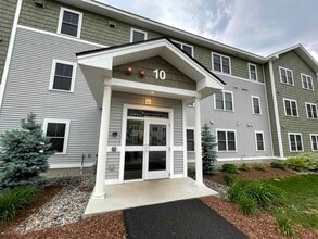 10 E Ridge Dr in Milford, NH - Building Photo - Building Photo