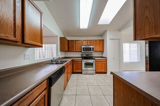 1438 S Oak St in Gilbert, AZ - Building Photo - Building Photo
