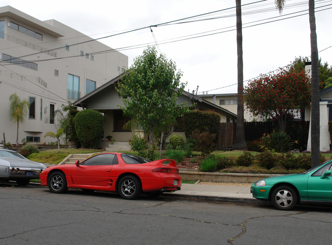 3754 Herbert St in San Diego, CA - Foto de edificio - Building Photo