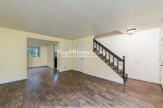 7500 SW Elmwood St in Tigard, OR - Foto de edificio - Building Photo