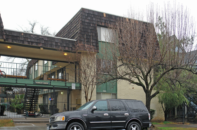 The Veranda in Sacramento, CA - Building Photo - Building Photo