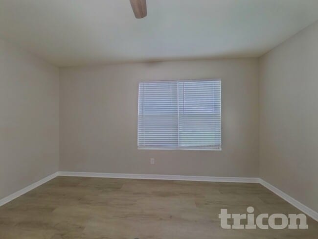 16185 Yelloweyed Dr in Clermont, FL - Foto de edificio - Building Photo