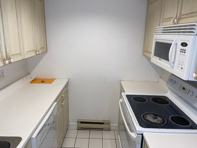 1742 Washington St, Unit 1 in Boston, MA - Foto de edificio - Building Photo