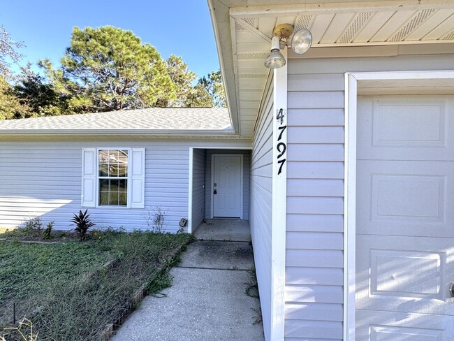 4797 Old Mill Ct in Crestview, FL - Building Photo - Building Photo