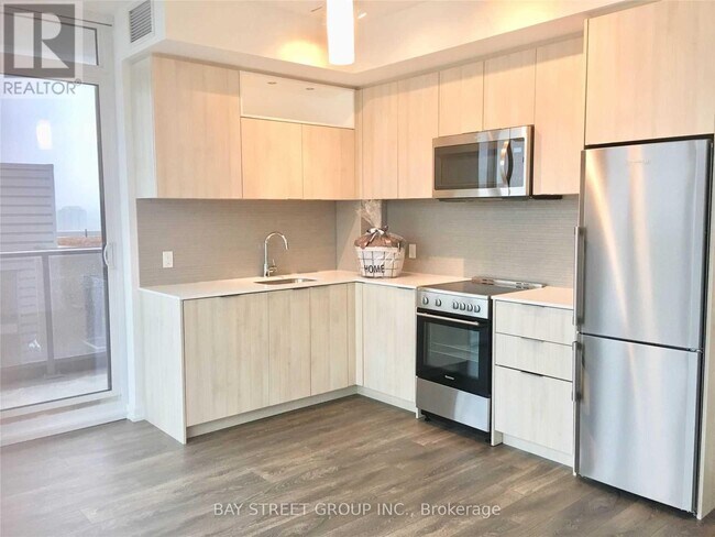 50 Forest Manor Rd in Toronto, ON - Building Photo - Building Photo