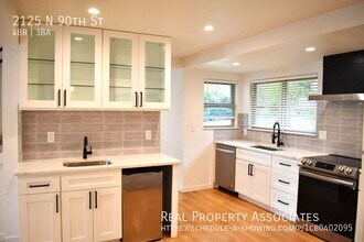 2125 N 90th St in Seattle, WA - Building Photo - Building Photo
