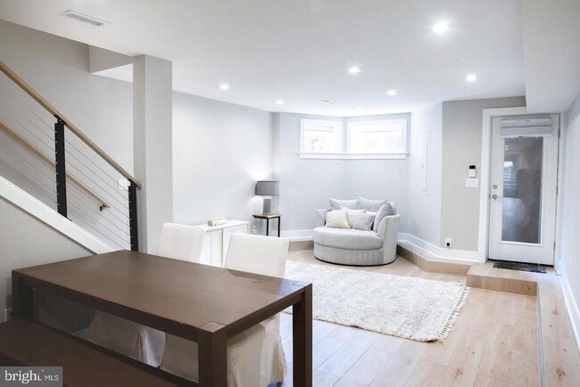 720 East Capitol St NE in Washington, DC - Building Photo - Building Photo