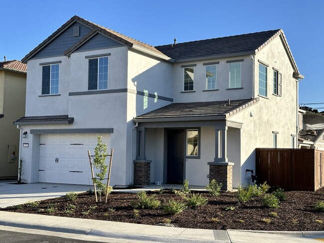 3475 Williamson Dr in Folsom, CA - Building Photo - Building Photo